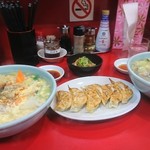 珉来 若宮店 - 同じ塩味でも、キャベツと白菜では別の味。