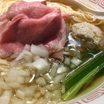 らぁめん小池 - レアチャーシューに鶏団子