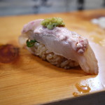 弘寿司 - かわはぎ肝乗せ