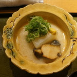 おかもと - 炊き合わせ　鮑と大根　白味噌仕立て