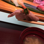 ひょうたん寿司 - ひょうたん寿司(福岡県福岡市中央区天神)旬のおまかせにぎりセット〜ブリ炙り