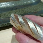 寿司割烹 魚紋 - 小鰭。リフト(^-^)/
      
