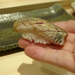寿司割烹 魚紋 - 鰯。リフト(^-^)/
      