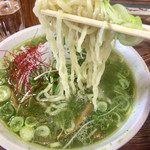 軍鶏ラーメン美幸 - ぱっと見凄いですが味はかなりの物です
