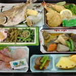 Zendokoro Kurohime - 仕出し弁当、刺身盛り合わせ等も承ります。写真は4500円のイメージです。ご予算に応じてお作りいたします。