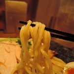 麺 ヒキュウ - ムチムチプリップリのハリと弾力に富むバネ 　引き締まったボディとプリっと元気な食感