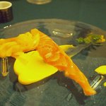 イルネッソ - サーモンとにんじんのソース　にんじんのサラダ　セルフィーユ