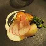 イルネッソ - ブリのソテー　生クリームとレモンのソース　カブとカブの葉のボイル