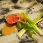 イルネッソ - 仔羊のロースト　バルサミコ酢のソース　ウルイのサラダとロースト