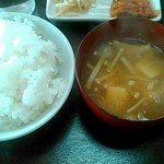 越後屋 - ご飯、みそ汁