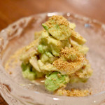 Magokura - 鳥ささみとアボカドのごまみそあえ