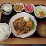 まんぷく亭　 - 生姜焼き定食（500円）