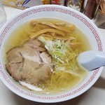 バスラーメン - さっぱりとしていて美味しい「塩ラーメン (700円)」