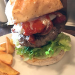 パントリー コヨーテ - ベーコンバーガー サニーサイドアップトッピング