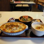 喫茶あかねや - 新タマネギとトマトの焼きカレーランチその１