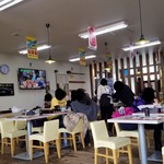 朝市食堂 二番館 - 修学旅行の学生もちらほら