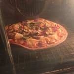 お肉とお野菜のピザ
