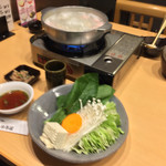 博多味処 すきやき・水たき いろは 本店 - 水炊き いろは本店(福岡県福岡市博多区上川端町)地鶏水炊きコース(ミンチ付き)一人前4700円～おじやまたはチャンポン付