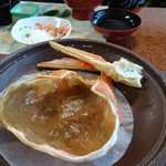 鳥取砂丘にいちばん近いドライブインレストラン砂丘会館 - 鉄板の上で蟹味噌を温めて