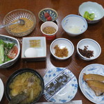 かね久 - 朝食全景