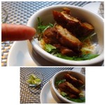 星期菜 白金 - ◆鶏肉の山椒風味蒸しご飯・・鶏肉はチャーシューのような味わいで山椒風味もいいですね。 かけられたタレはお味が濃くなく食べやすい。量は少なめです。