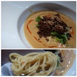 星期菜 白金 - ◆坦々麺（ハーフ）・・ハーフでも結構麺が入っています。麺に詳しくないのですが「卵麺」風で食感も滑らか。 タップリ盛られた「肉味噌」が美味しいこと。