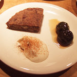 カフェ マメヒコ - 紫花豆と白梅のワイン煮(450円)