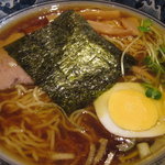 オーパーツ - 魚介の香りがたまらない醤油ラーメン、これが一番お気に入り