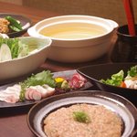 Akasaka Unoan - 名物の「つみれ鍋」に地鶏の逸品を加え、ｺｰｽに仕立てました。地鶏をたっぷり堪能して頂けます。