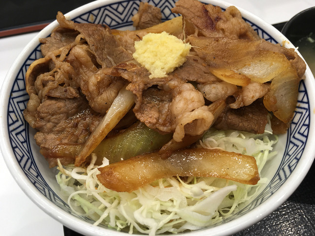 牛カルビ生姜焼き丼 これは By 負け犬次郎 吉野家 調布駅前店 調布 牛丼 食べログ