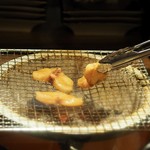 鞍馬口 寿星 - 切り身・身皮の炙り