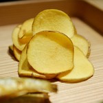 富小路 やま岸 - クワイチップス