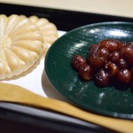 富小路 やま岸 - 小豆、種茂最中