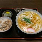 Sanukiudomban - かけうどん+人気のかしわ飯550円