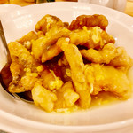 Ngan Dinh Restaurant - 『栗米炸魚塊』様（揚げた魚をトウモロコシソース和え）