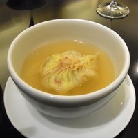赤坂璃宮 銀座店 - ふかひれ入りスープ餃子