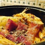 ミニヨン　坂ノ上 - オレンジ白菜とベーコンのダッチオーブン焼き