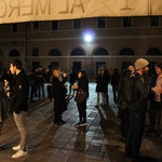 Al Merca - 前の広場で立ち飲みが基本