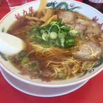 ラーメン魁力屋 - 背脂少なめでこのくらい