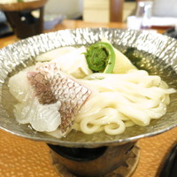 つくば 山水亭 本店 - 桜うどん鯛すき鍋　春野菜