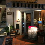 カフェ・ノリーノ - 商店街沿いにあるカフェです