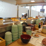 島武水産 - カウンター