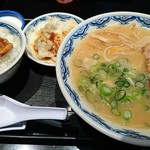 博多麺房 赤のれん - 左上が杏仁豆腐