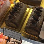 アンリ・シャルパンティエ - (メニュー)チョコレートのロールケーキ