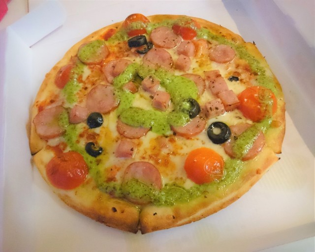 ミッキーシェイプ入りのカルツォーネ By りす３ パン ギャラクティック ピザ ポート 東京ディズニーランド ステーション ピザ 食べログ