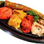 カリーゾーン - タンドリーミックスグリル　1100円（ビールセット1400円）