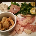Shichirin Yaki To Hakata Motsunabe Hajime - 七輪焼き 鶏5種盛