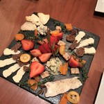 CHEESE & WINE BAR 910 - 