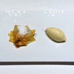 plenitude - プルーンとカスタードクリームのミルフィーユ仕立て　 　アルマニャック風味のアイス添え