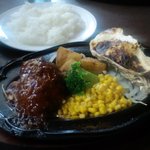 ハローキッド - 正月メニューのデミソースハンバーグと牡蠣グラタン